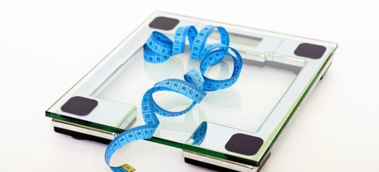 a scale and measure tape