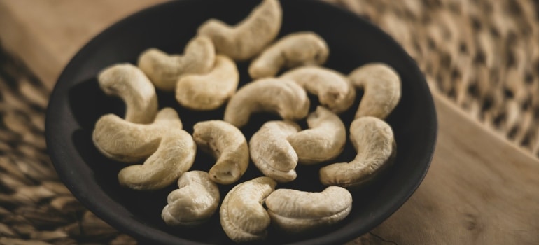a bowl of cashews