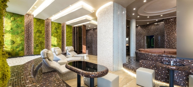 Luxury spa zone in one of the best hotels in Dubai with top-notch fitness facilities.