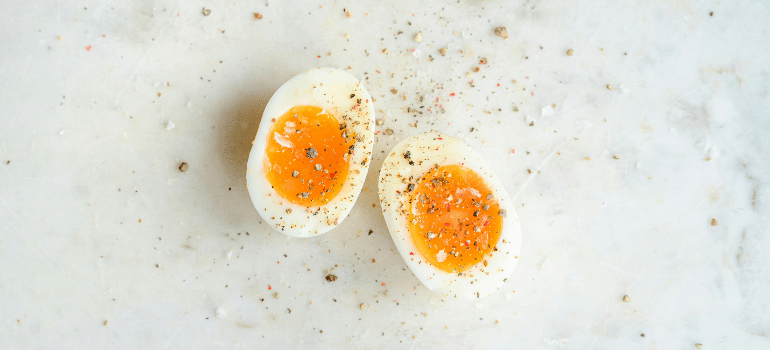 protein helps you lose weight naturally like eating eggs
